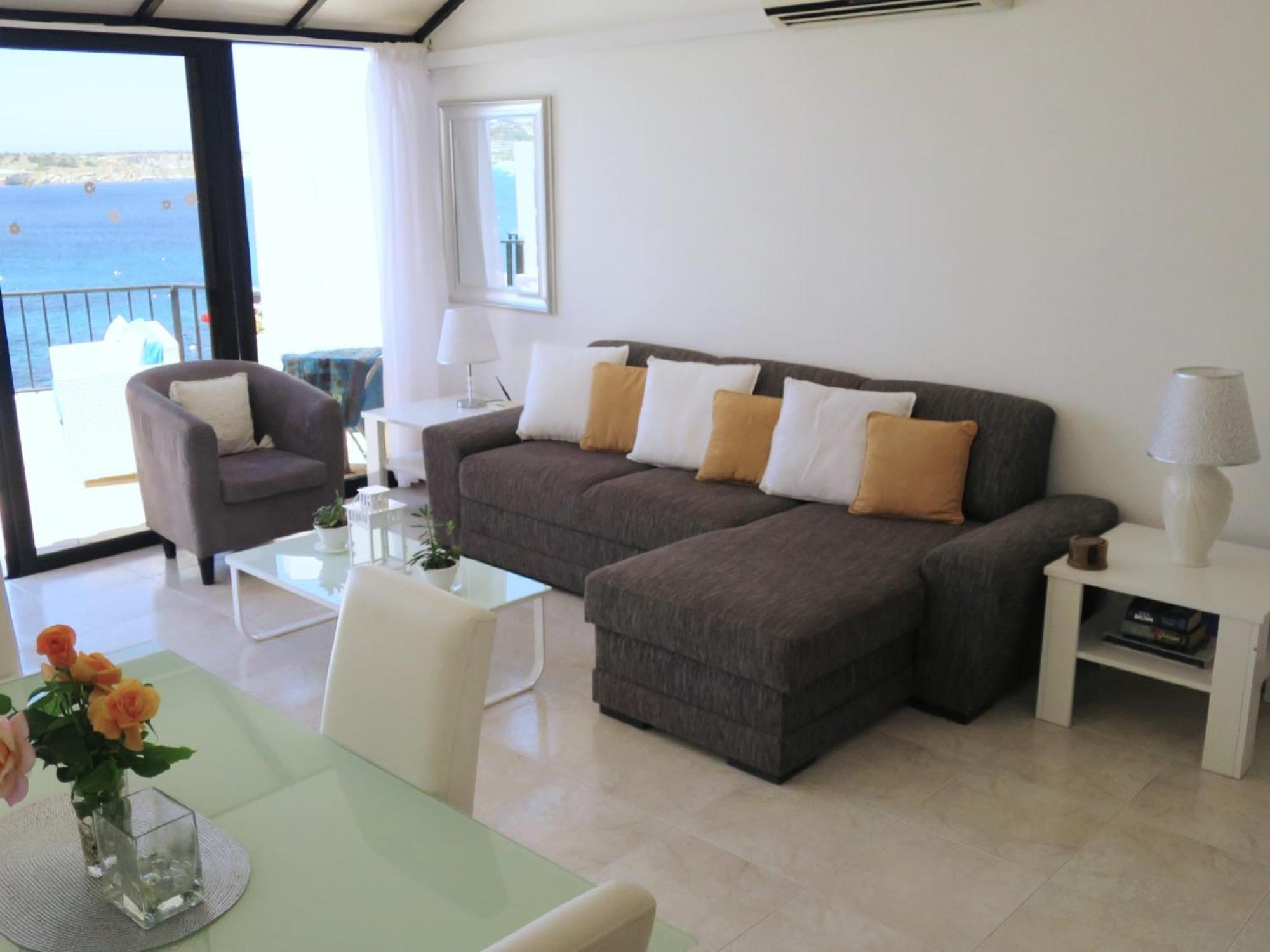 Seafront Apartment Terrace, Lounger & Panoramic Ocean Views Mellieħa Kültér fotó